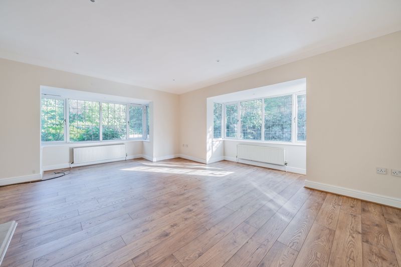 Main living room- click for photo gallery